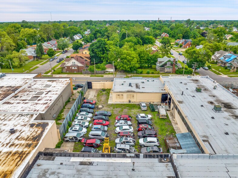 More Photos Of 7075 Lyndon St, Detroit Warehouse For Sale