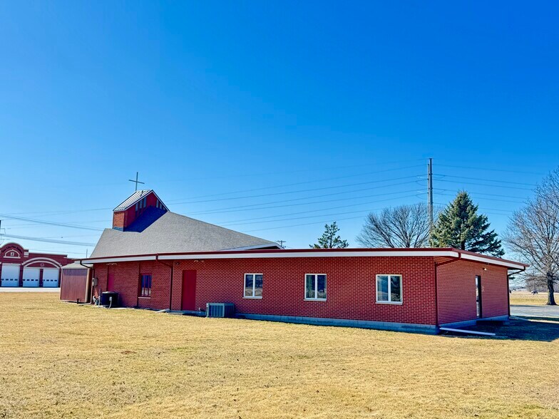 More Photos Of 2015 E Main St, Gas City Flex For Sale