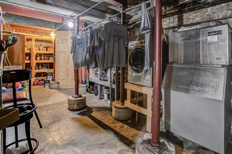 More Photos Of 314 State St, Alton Restaurant For Sale