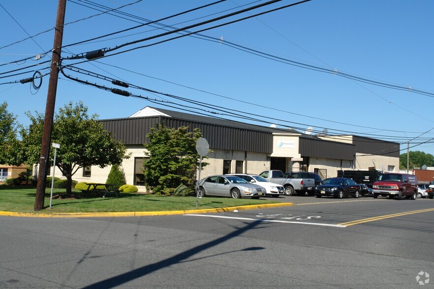 Primary Photo Of 385 Market St, Kenilworth Light Distribution For Sale