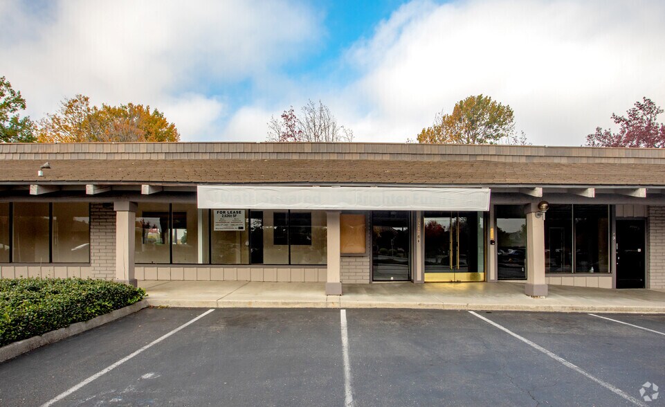 More Photos Of 12175 Saratoga Sunnyvale Rd, Saratoga Unknown For Lease