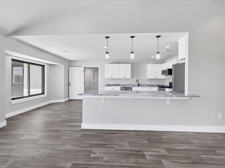 More Photos Of 2719 Post Oak Rd, Webberville Specialty For Lease