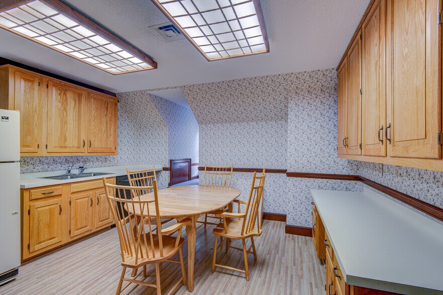 More Photos Of 166 Doctors Dr, Boone Medical For Lease