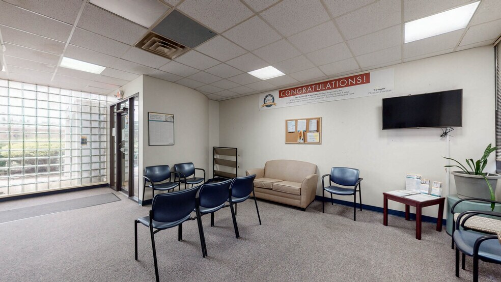 More Photos Of 10190-10198 Springfield Pike, Cincinnati Medical For Sale