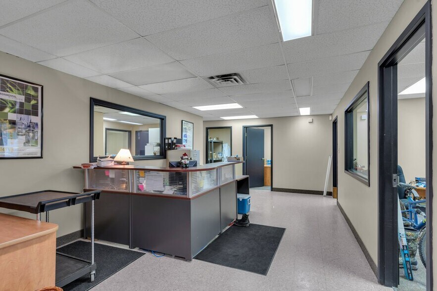 More Photos Of 590 Cataraqui Woods Dr, Kingston Flex For Sale