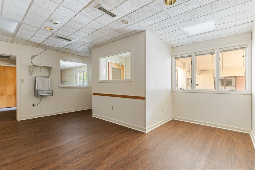 More Photos Of 2630 E Chestnut Ave, Vineland Medical For Sale
