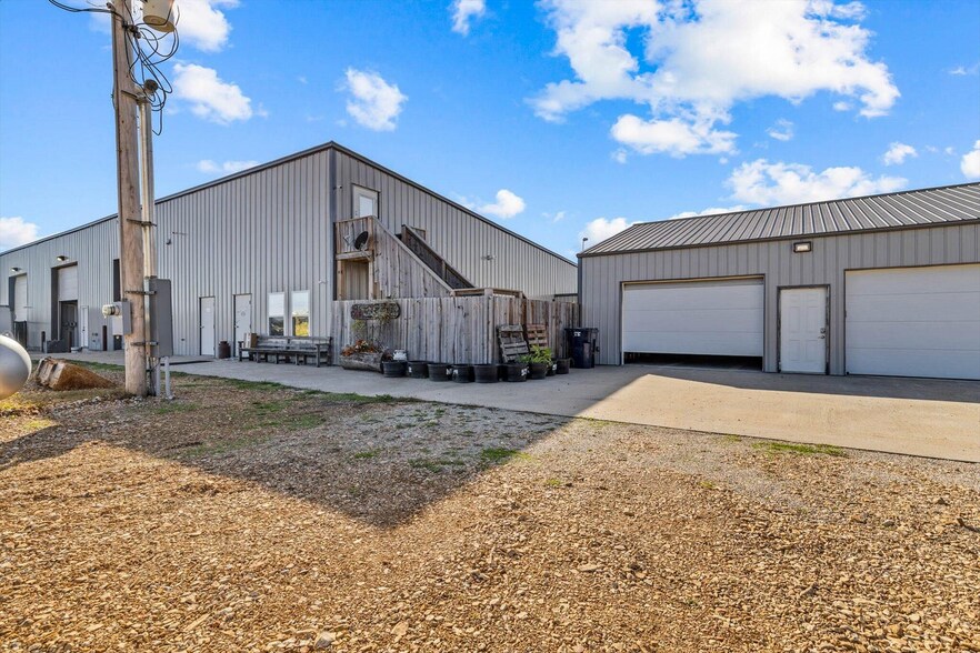 More Photos Of 558 Lucky Rd, Seymour Service For Sale