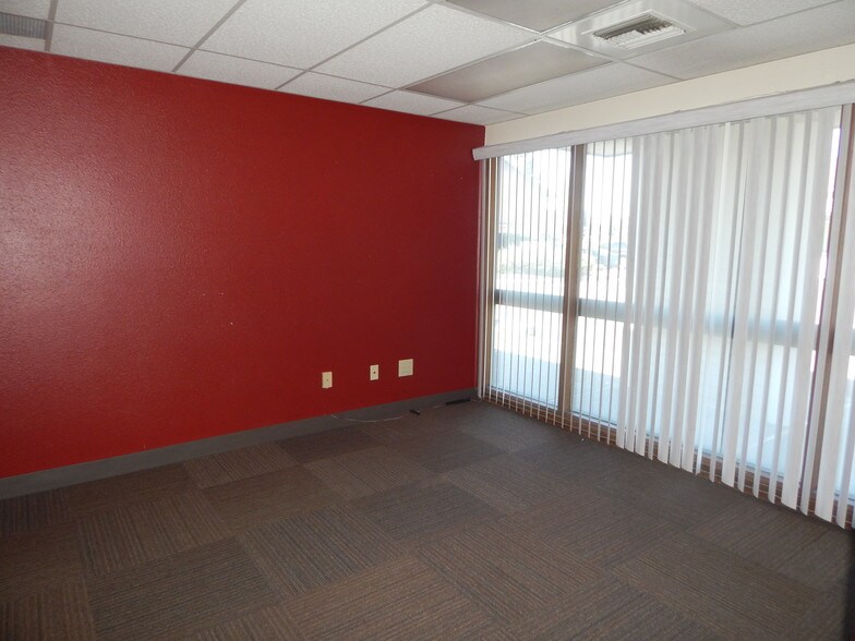 More Photos Of 6050 20th St E, Fife Office For Lease