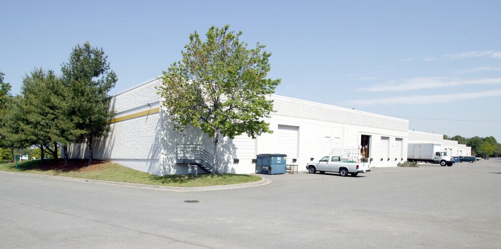 More Photos Of 5625-5663 S Laburnum Ave, Richmond Unknown For Lease