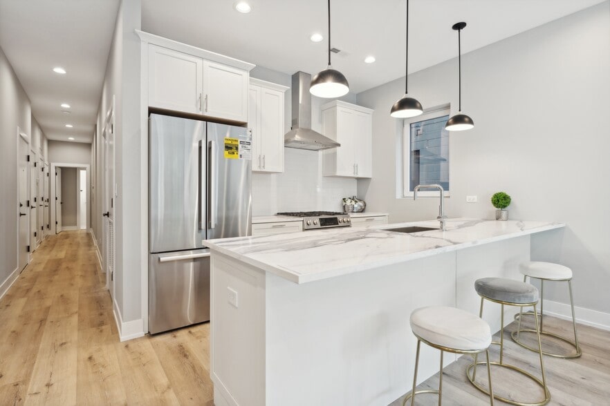 More Photos Of , Chicago Multifamily For Sale