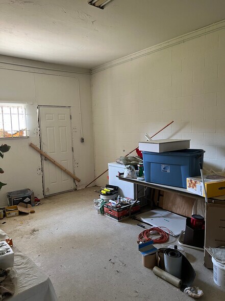 More Photos Of 9609-9611 International Blvd, Oakland Storefront For Sale