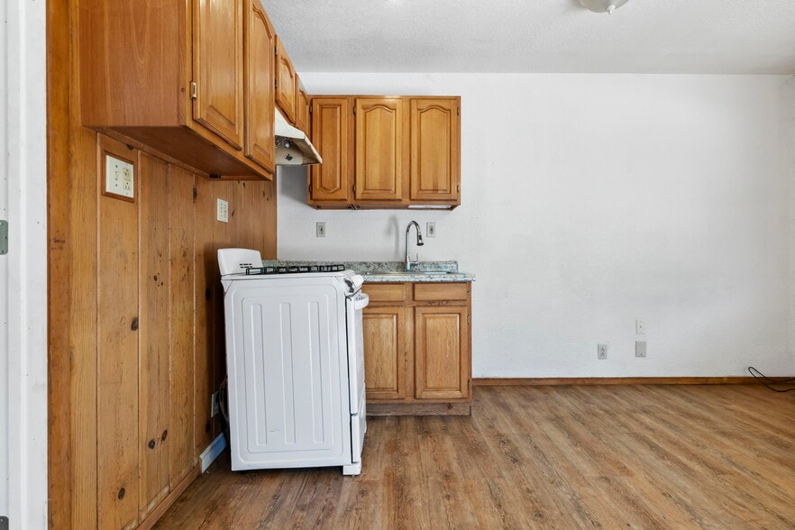 More Photos Of , Willits Unknown For Sale