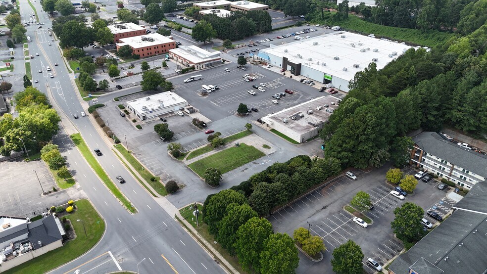 More Photos Of 7844 North Point Blvd, Winston-Salem Land For Sale