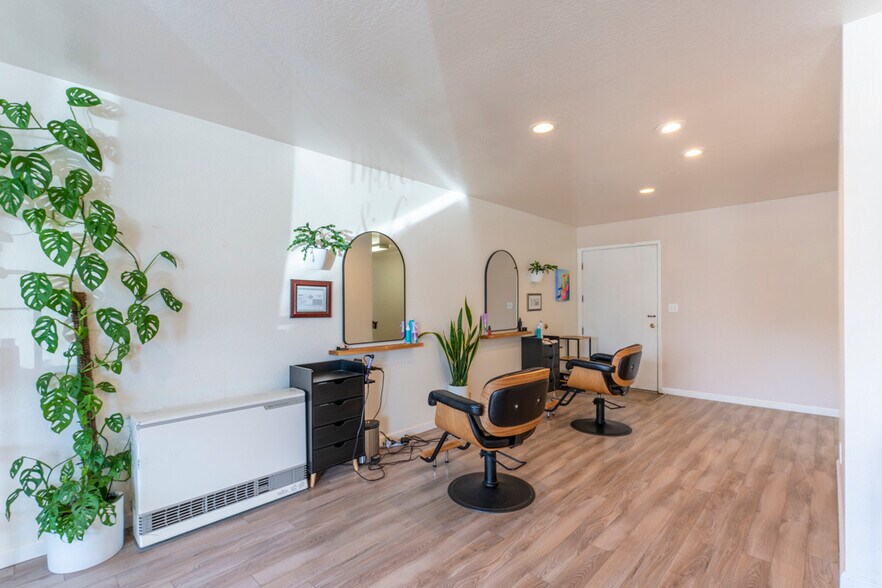 More Photos Of 483 E Chestnut St, Fort Bragg General Retail For Sale