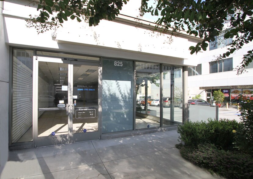 More Photos Of 825 Cordova St, Pasadena Apartments For Lease