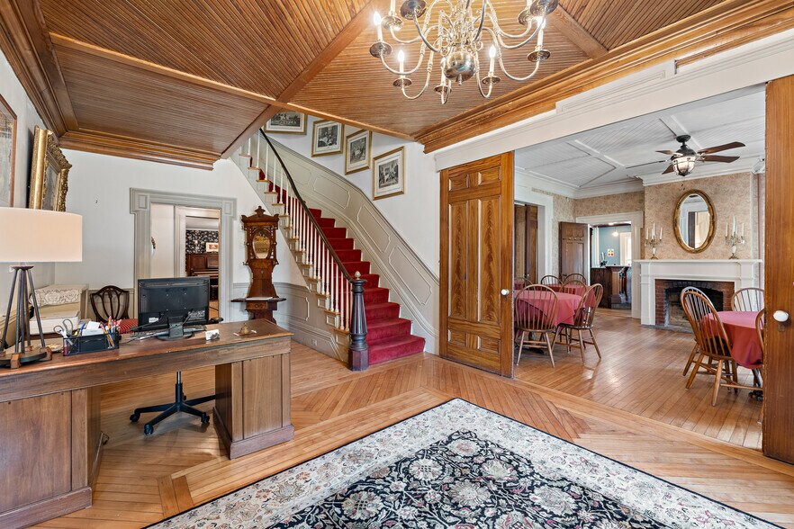 More Photos Of 3904 Vt Route 7A, Arlington Hospitality For Sale