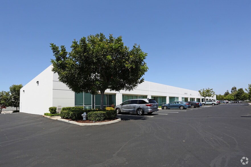 More Photos Of 17815 Newhope St, Fountain Valley Light Manufacturing For Lease