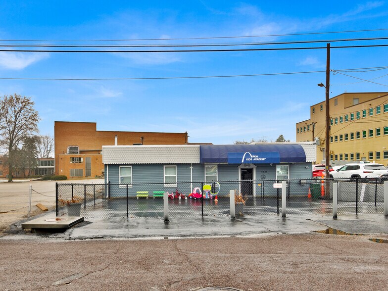 Primary Photo Of 3645 Oakmount Ave, Saint Louis Schools For Sale