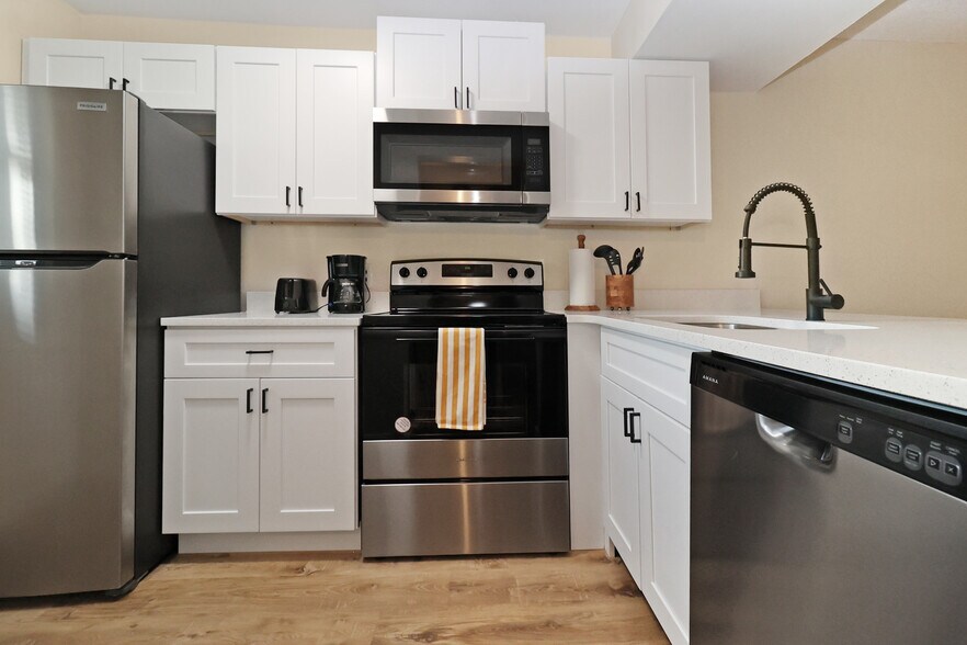 More Photos Of 7786 62nd St N, Pinellas Park Apartments For Sale