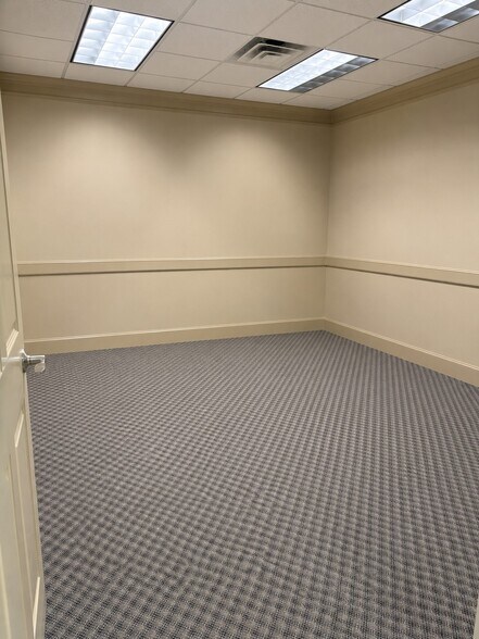 More Photos Of 5777 Sienna Pky, Missouri City Office For Lease