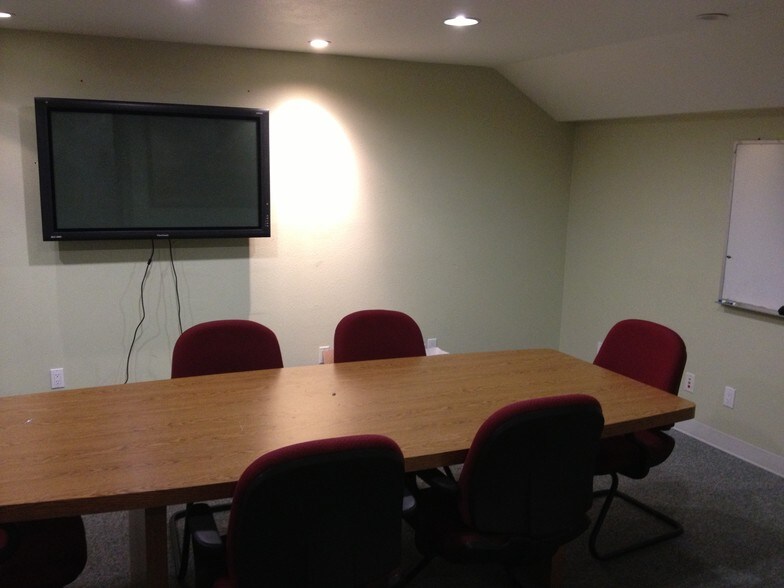 More Photos Of 1924 Commercial St, Escondido Warehouse For Lease