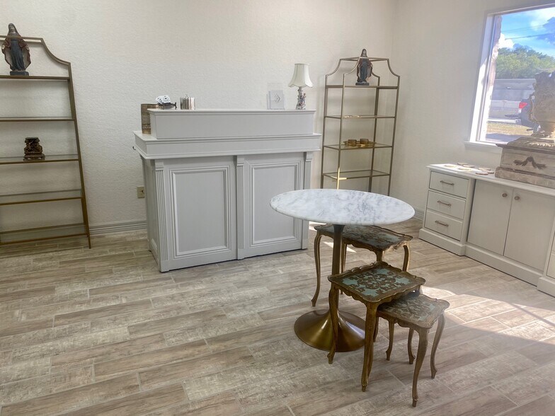 More Photos Of 32820 W IH-10, Boerne Office For Lease