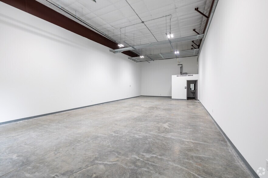 More Photos Of 30 Wood Rd, Round Lake Unknown For Lease