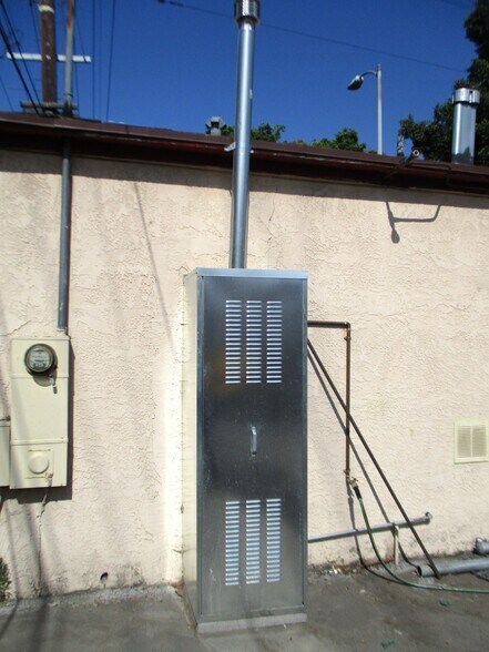 More Photos Of 9900-9904 S Central Ave, Los Angeles Schools For Lease
