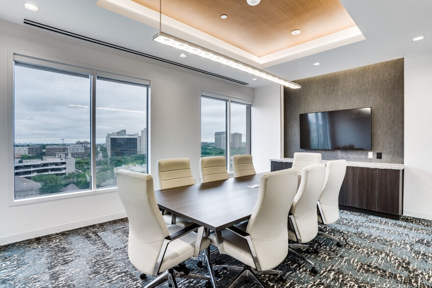 More Photos Of 3131 McKinney Ave, Dallas Office For Lease