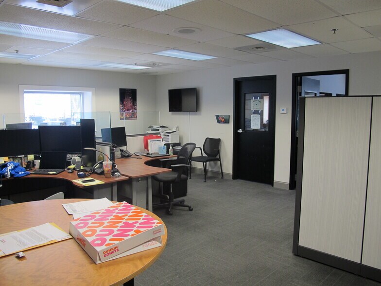 More Photos Of 425 E Front St, Lititz Warehouse For Lease