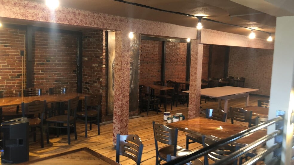 More Photos Of 300 Derby St, Salem Restaurant For Lease