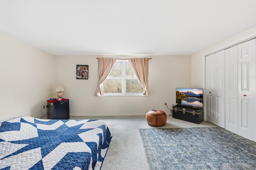 More Photos Of 33 Deep River Rd, Centerbrook Flex For Sale