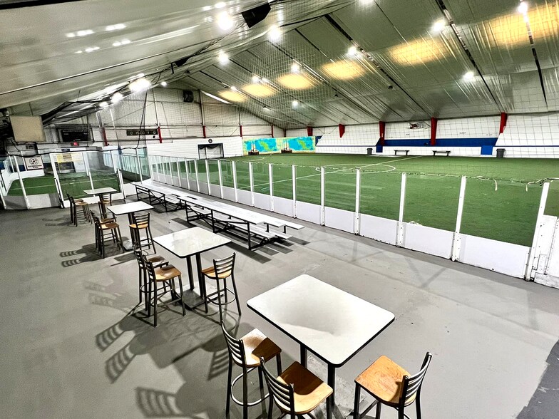 More Photos Of 15030 Dante Ave, Dolton Sports And Entertainment For Lease