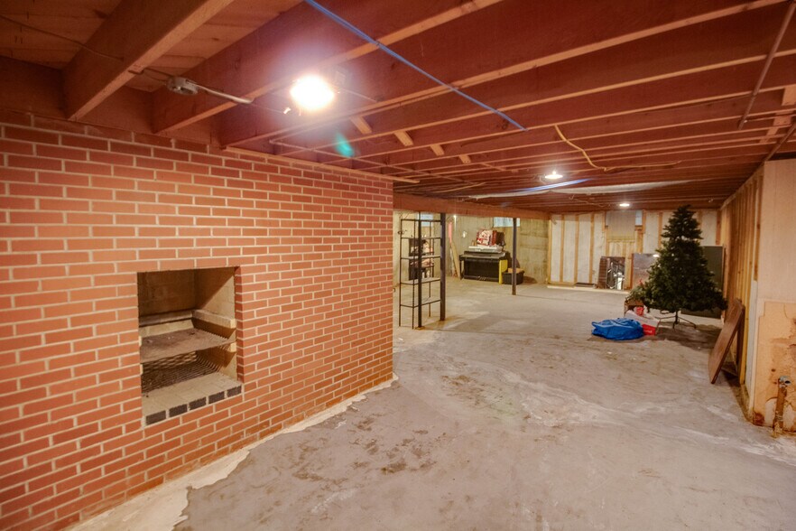 More Photos Of 27161 State Highway 3, Godfrey General Retail For Lease