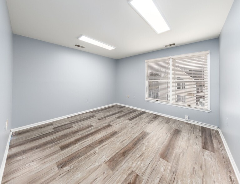 More Photos Of 10520 Warwick Ave, Fairfax Medical For Sale