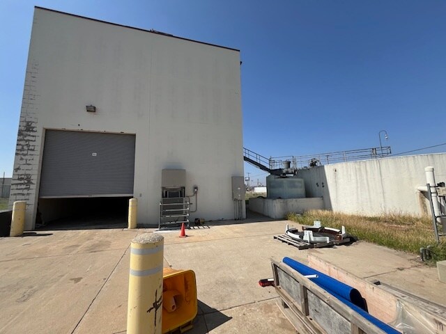 More Photos Of 3203 Avenue B, Lubbock Food Processing For Lease