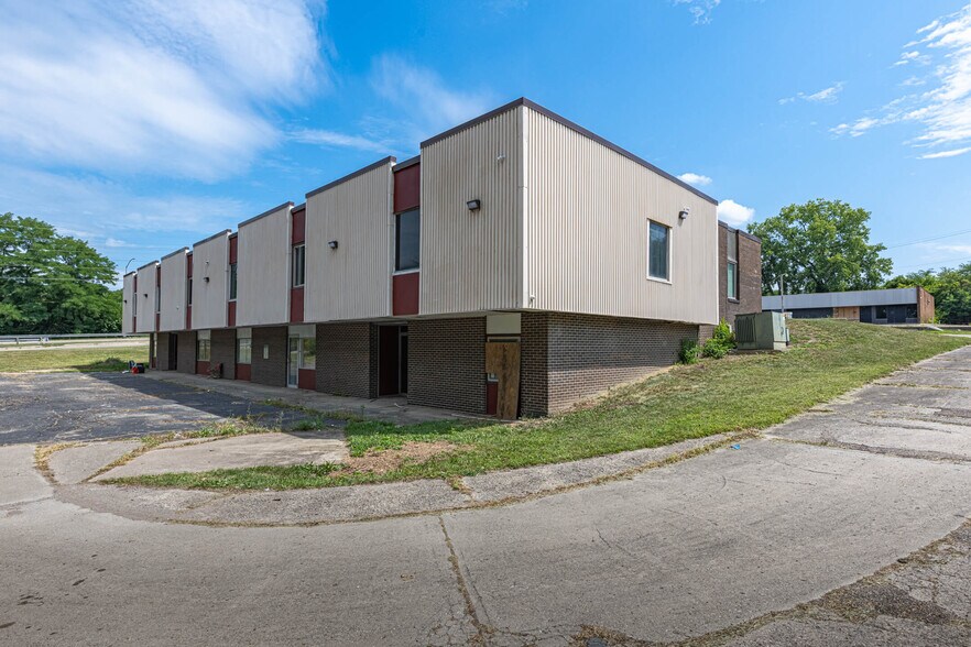 More Photos Of 4999 Northcutt Pl, Dayton Medical For Lease