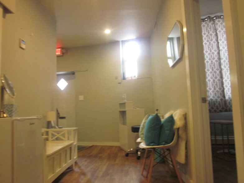 More Photos Of 102 S 6th St, Brooklyn Office For Lease