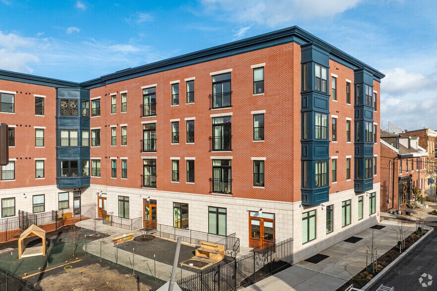 More Photos Of 841 S 2nd St, Philadelphia Schools For Lease