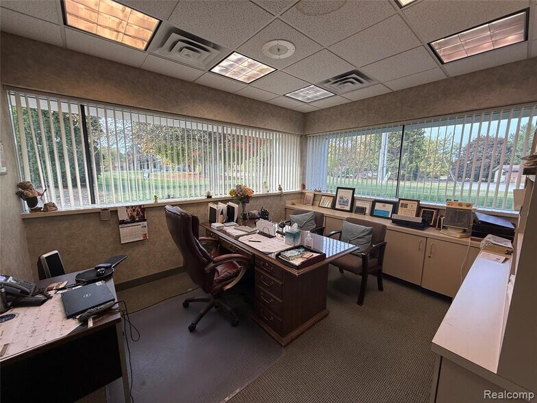 More Photos Of 4007 W Court St, Flint Medical For Sale