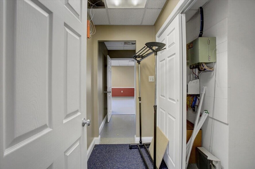 More Photos Of 1137 Kennebec Dr, Chambersburg Office For Sale