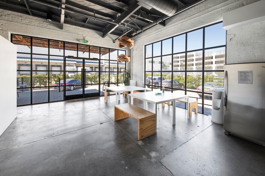 More Photos Of 2045 Violet St, Los Angeles Office For Lease