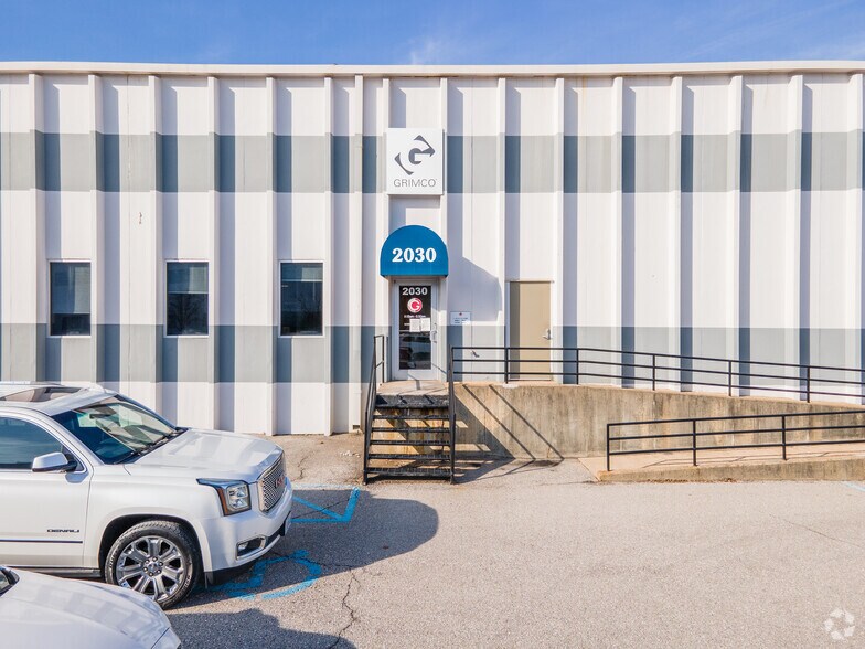 More Photos Of 2012 Corporate 44 Dr, Fenton Unknown For Lease