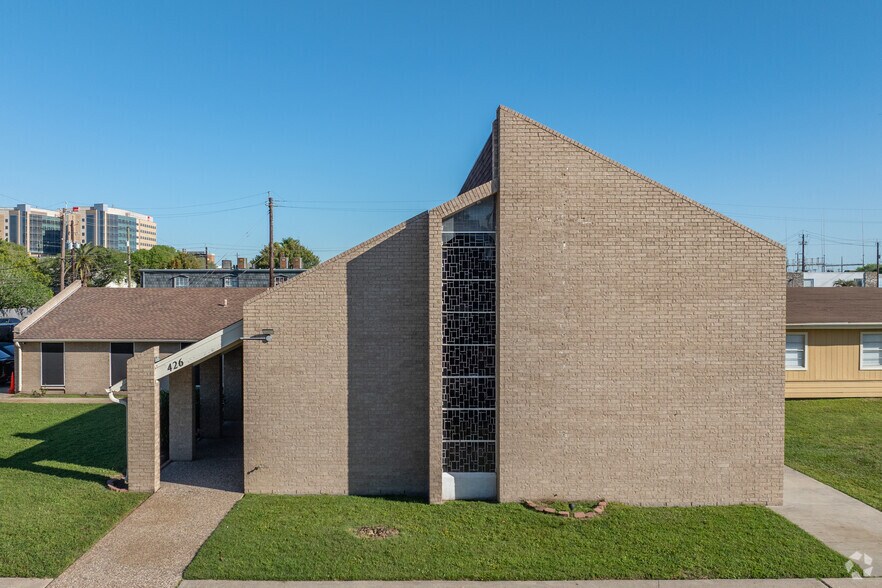 More Photos Of 426 Winnie, Galveston Religious Facility For Lease