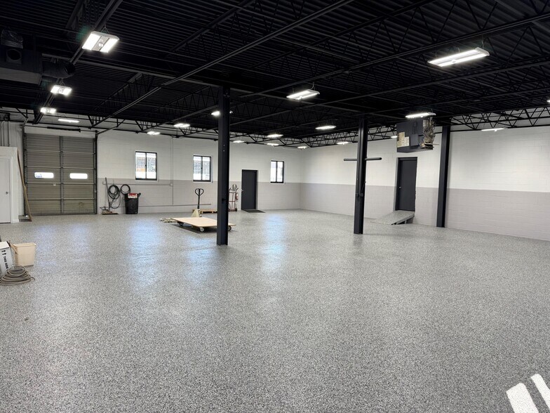 More Photos Of 179 Pennsylvania Ave, Malvern Warehouse For Lease