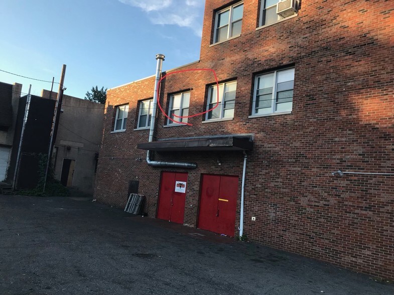 More Photos Of 10 Squirrelwood Rd, Woodland Park Warehouse For Lease