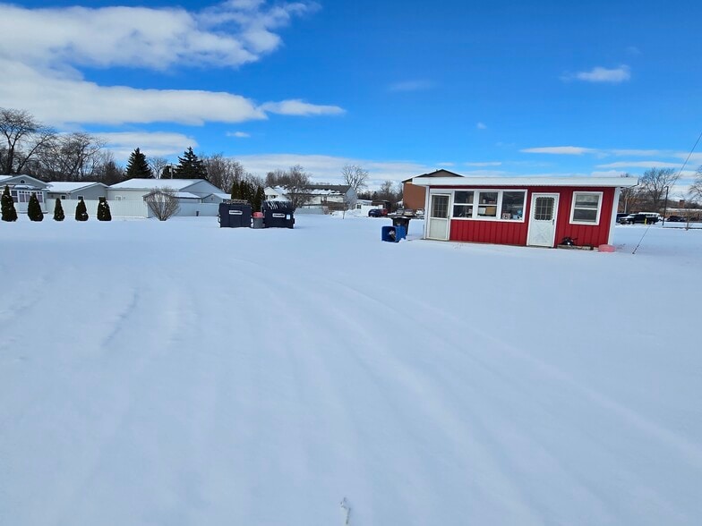 More Photos Of 365 E Main St, Waterloo Town Restaurant For Sale