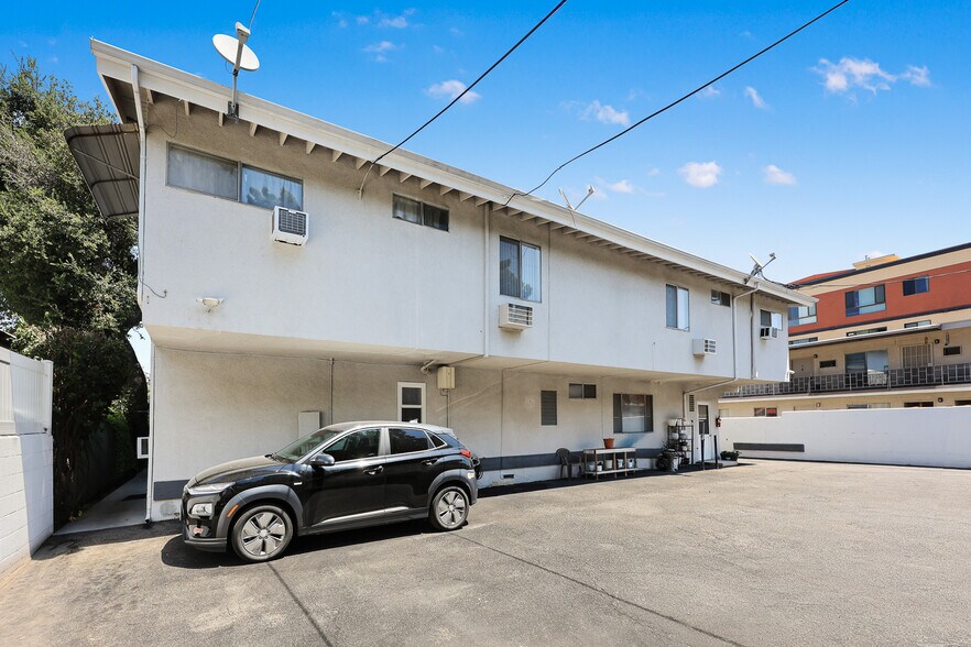 More Photos Of 11130 Huston St, North Hollywood Apartments For Sale