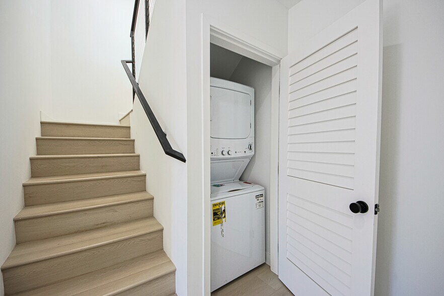 More Photos Of 2200 Thurman Ave, Los Angeles Multifamily For Sale