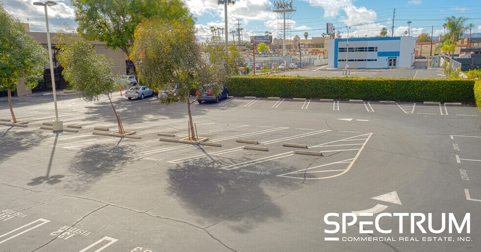 More Photos Of 18433 Roscoe Blvd, Northridge Medical For Lease